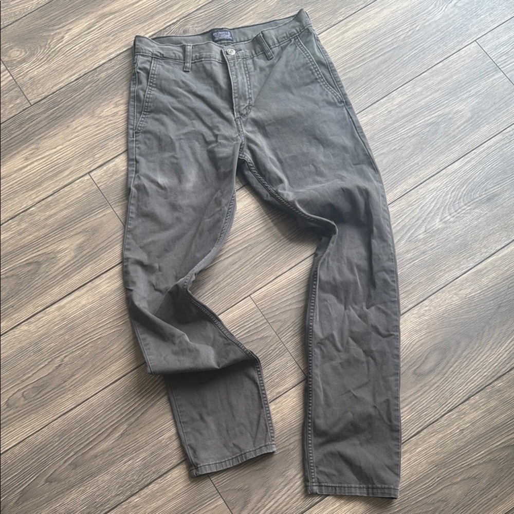 Levi's Men's Gray Casual Chinos